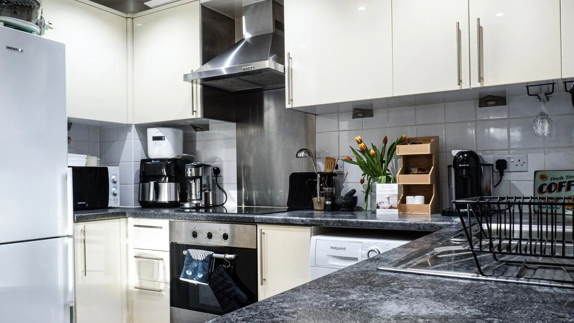 Spacious Green Terrace Apartment Londres