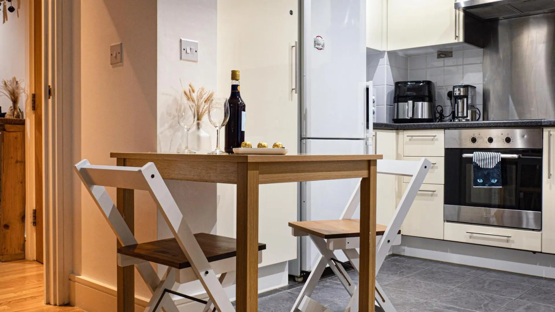 Spacious Green Terrace Apartment London Storbritannien